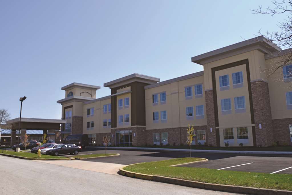 Hotel La Quinta By Wyndham York Exterior foto